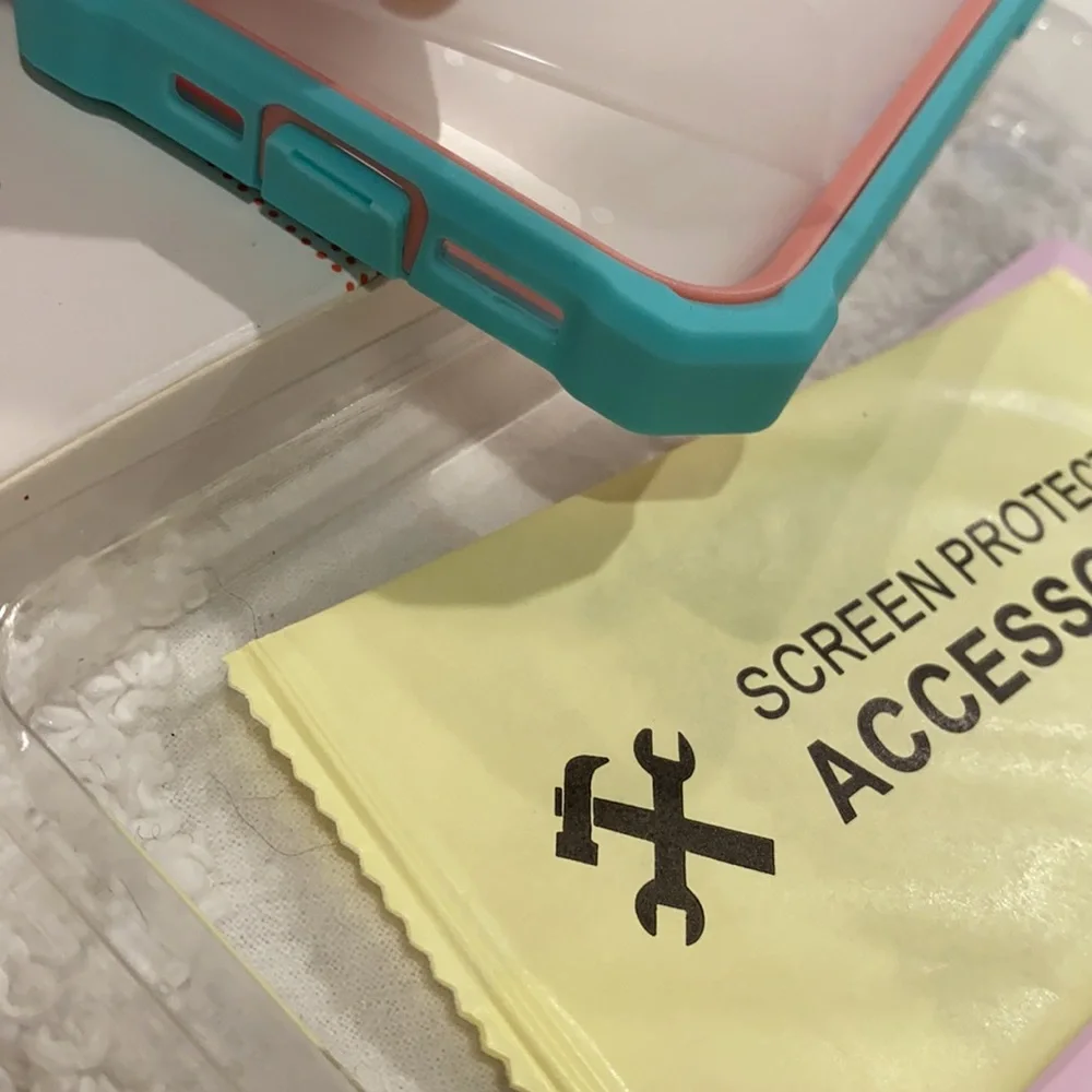 iPhone 13 case(green/pink)